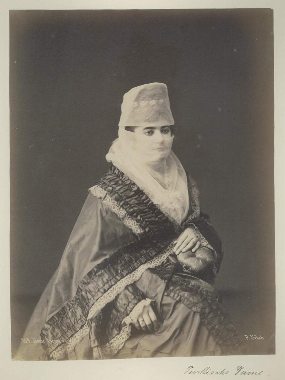 Fotografie türkische Dame mit Schleier