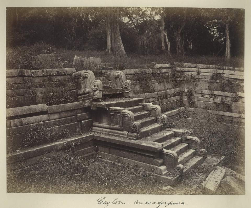 Fotografie Treppe zu Badeteich, Anaradhapura, Ceylon