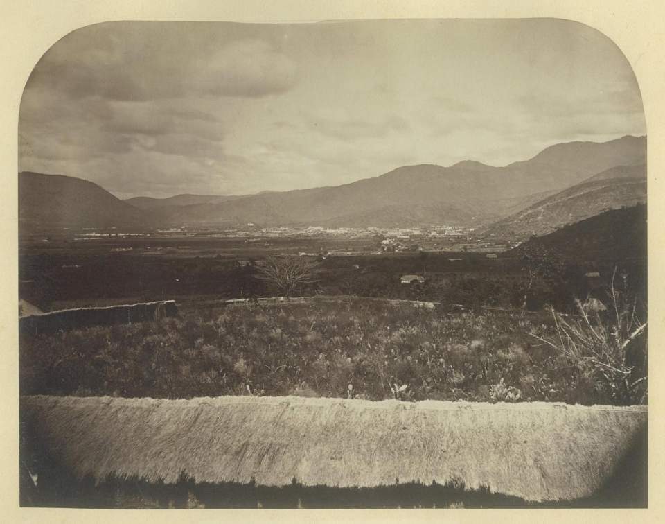 4 Fotografien, Antigua vor und nach dem Erdbeben von 1874