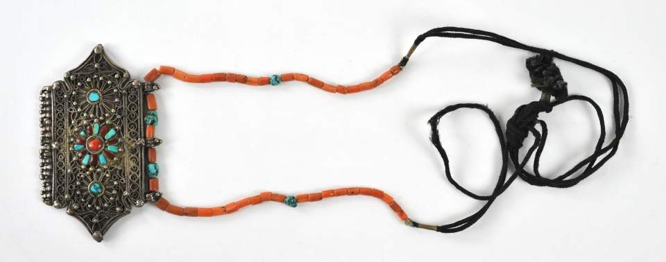Amulettbehälter mit Trageband