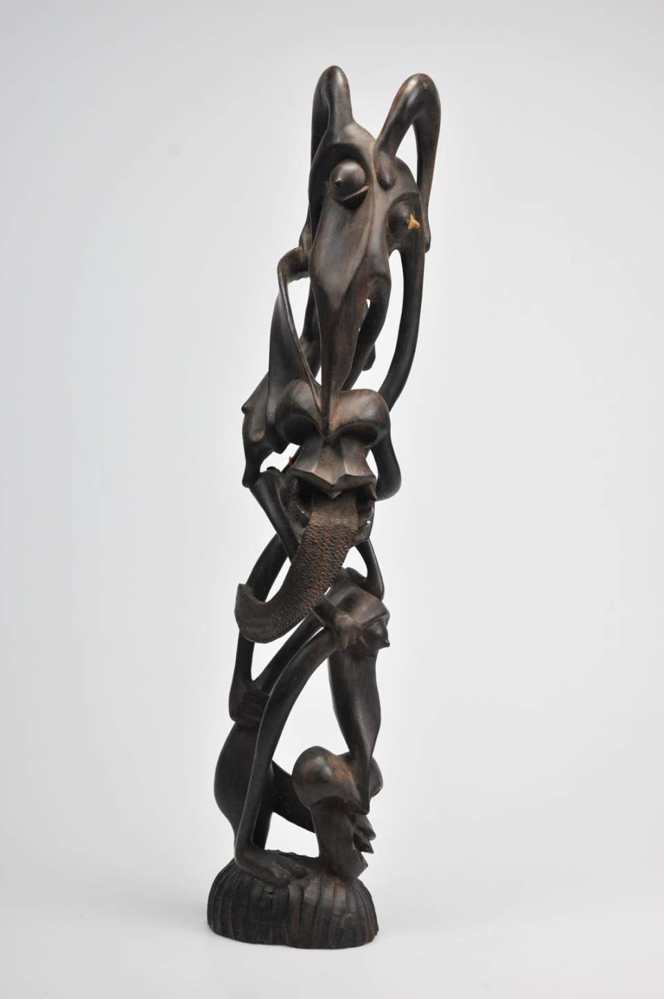 Hölzerne Geisterfigur Shetani
