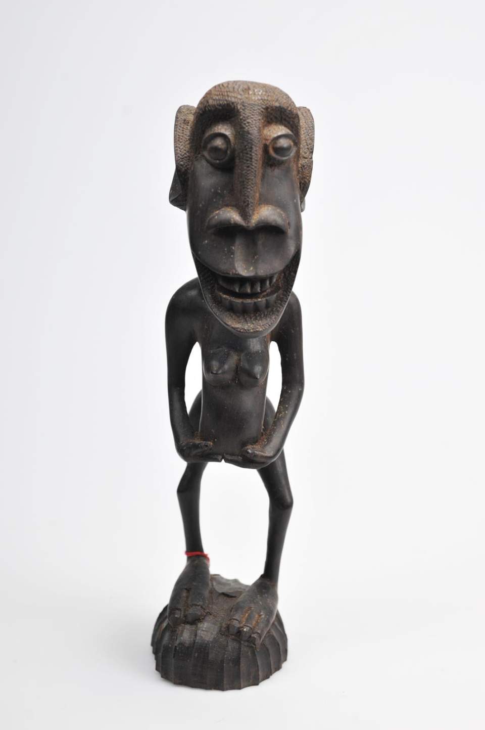 Hölzerne Geisterfigur Shetani