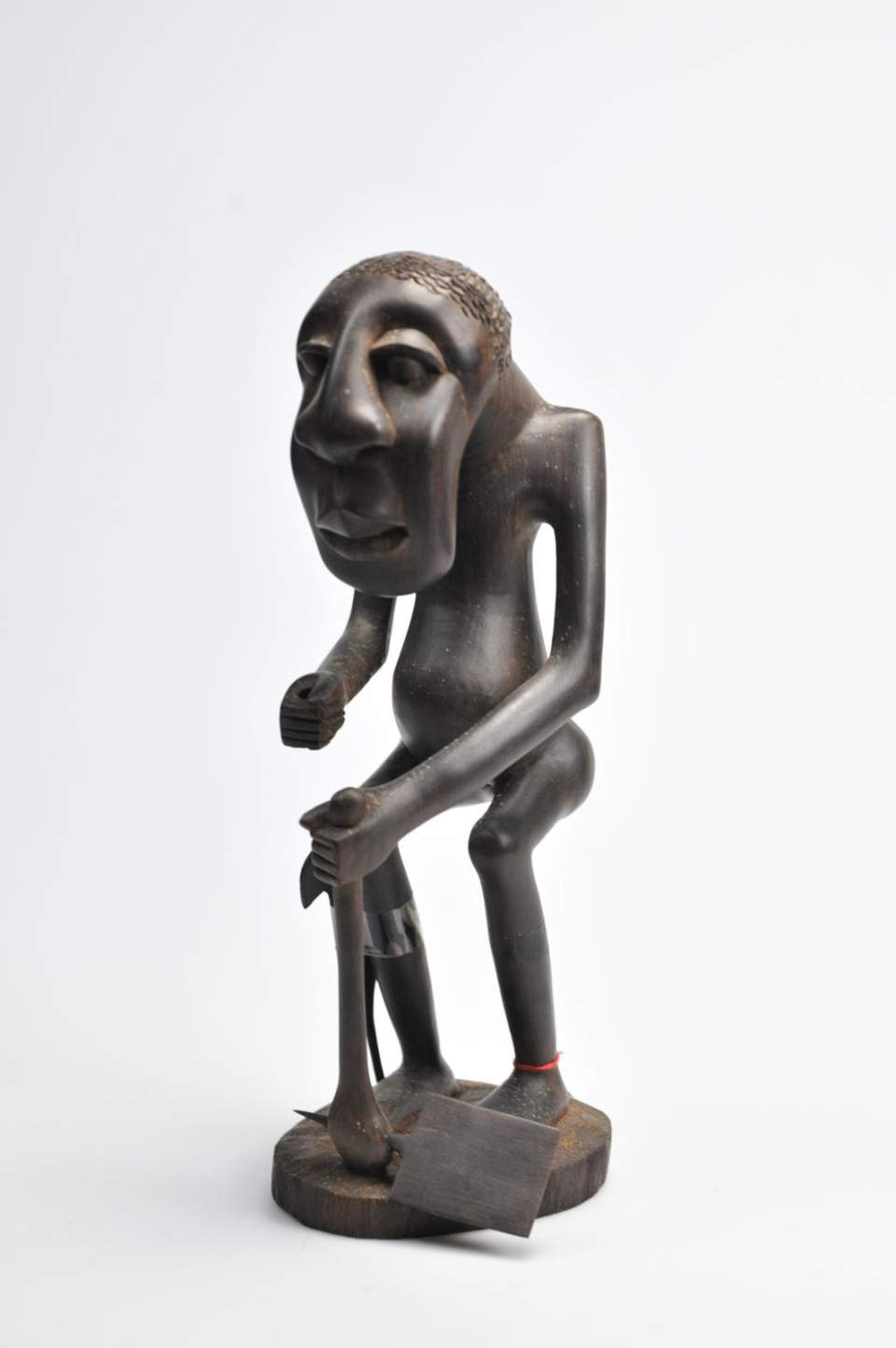 Hölzerne Menschenfigur, Landarbeiter