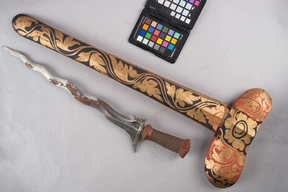 Keris mit Scheide, Dolch