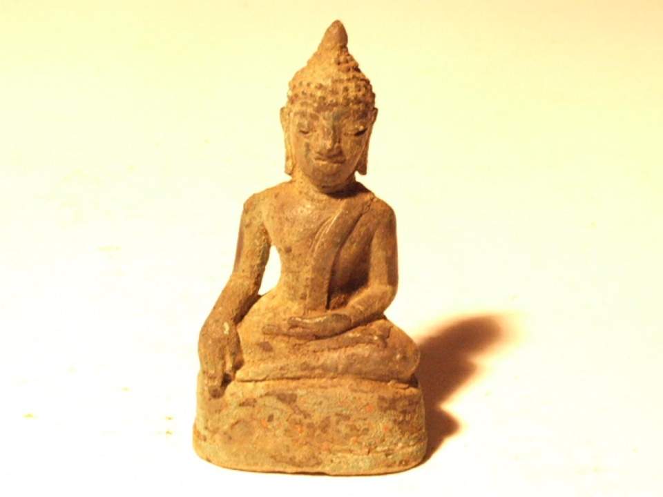 Buddhafigur sitzend,
Buddha Maravijaya