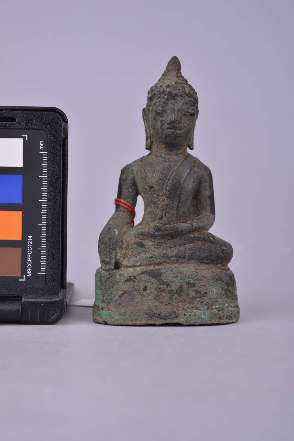 Buddhafigur sitzend,
Buddha Maravijaya