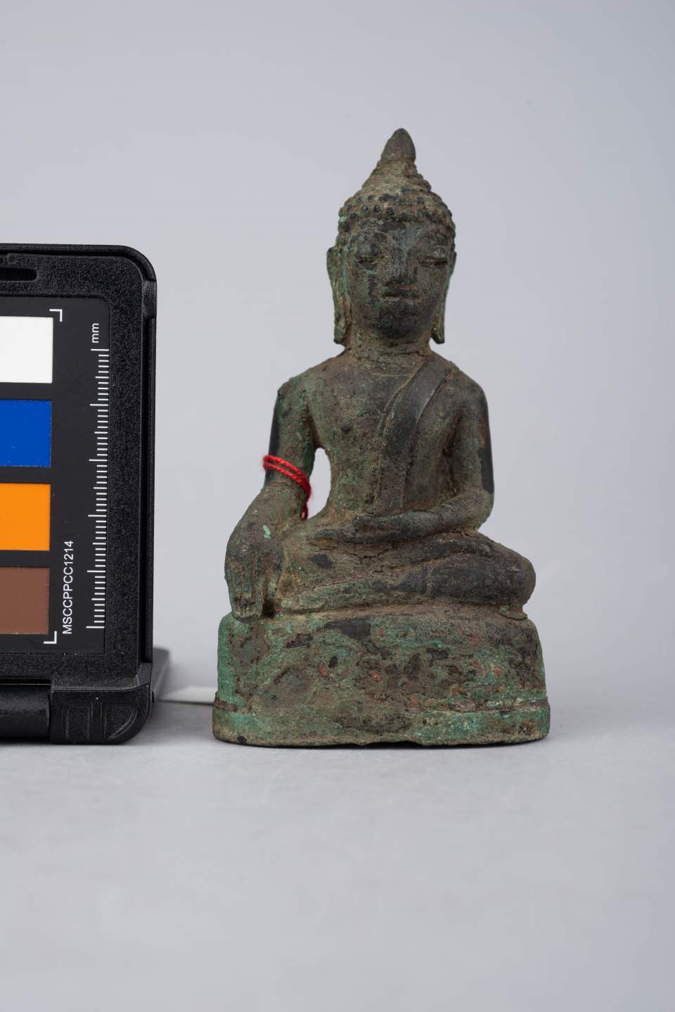 Buddhafigur sitzend,
Buddha Maravijaya