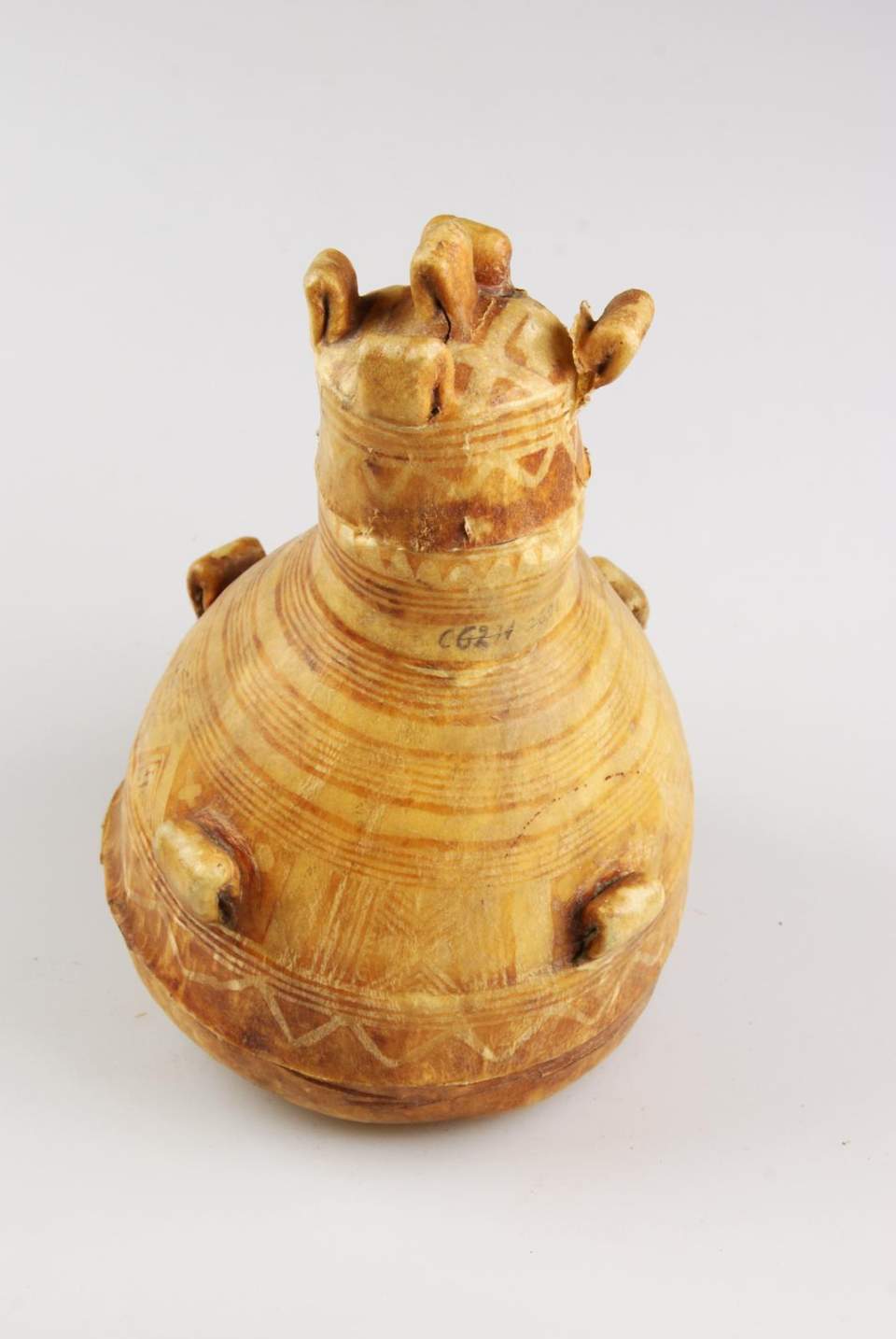 Flasche aus Tierhaut