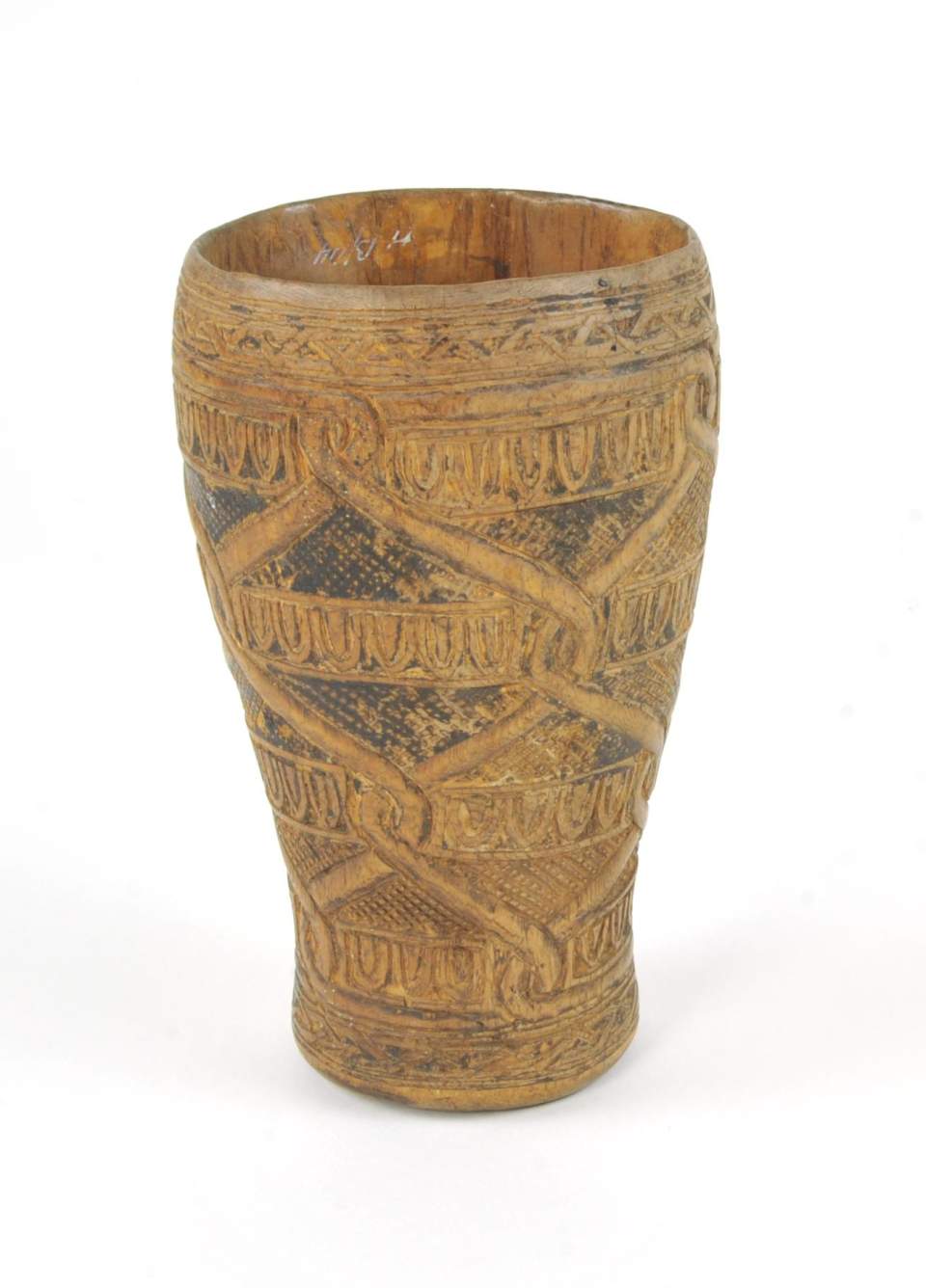 Becher, Grosser Palmweinbecher mit Flechtbandmuster