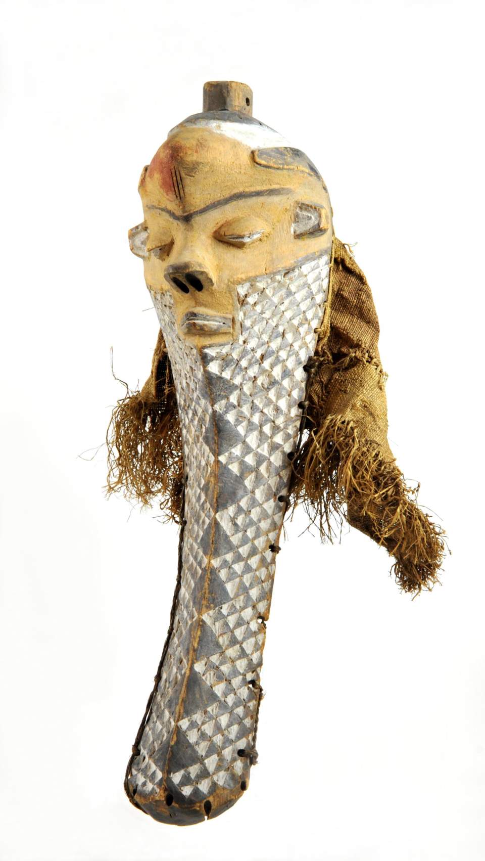 Maske der Bapende,  männliche Maske der “mbuyu”-Aufführungen 