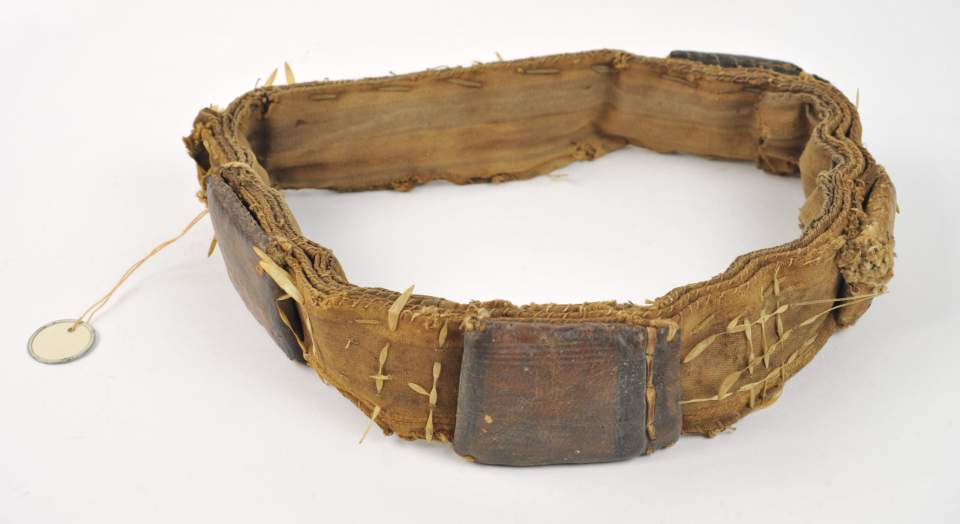 Stirnband mit Amulett