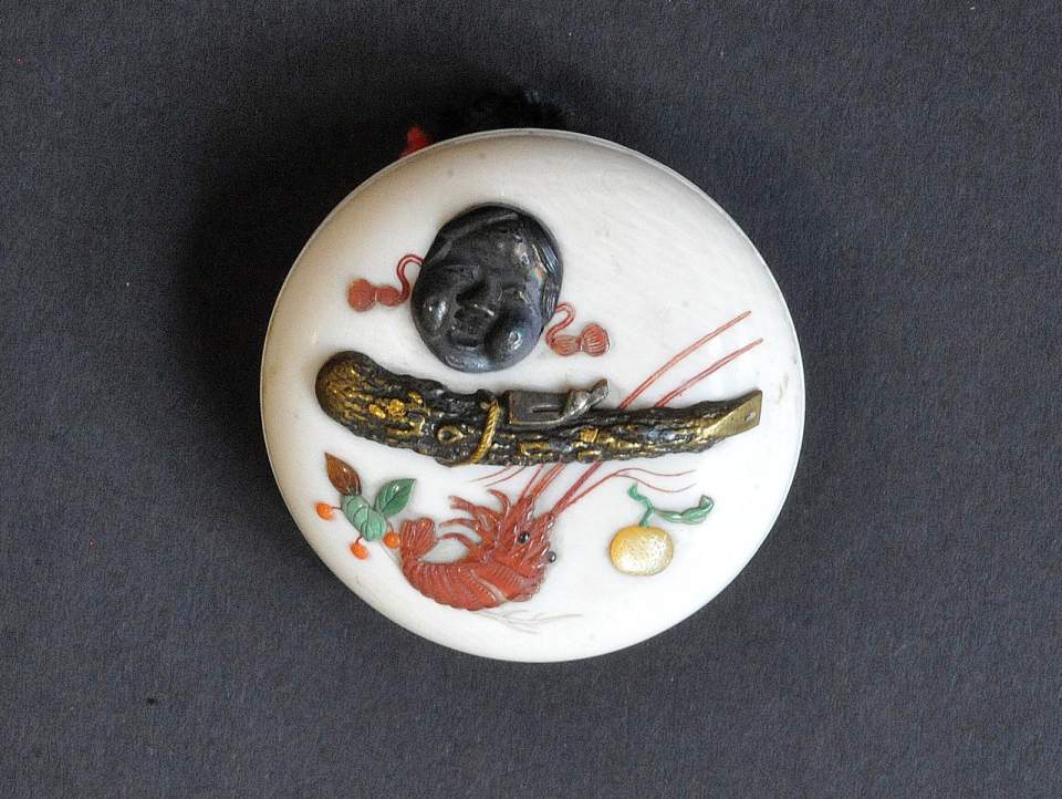 Netsuke, zweiteiliges Majû