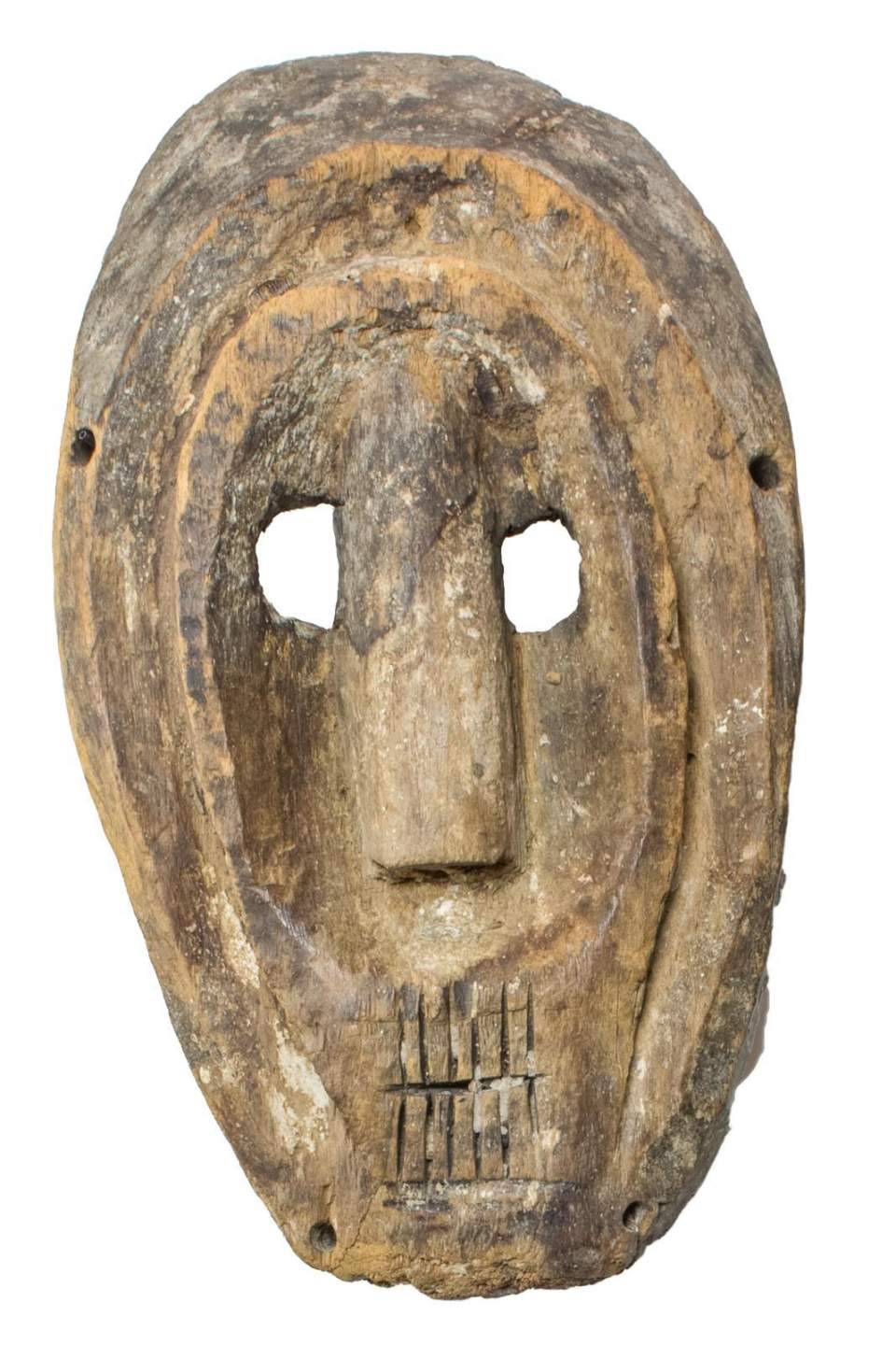 Holzmaske mit Affengesicht