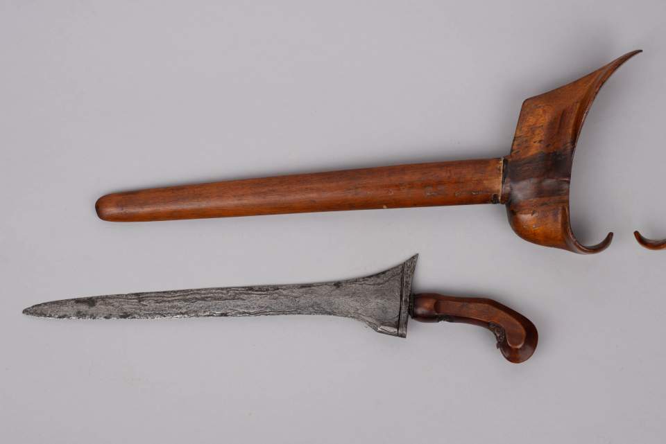 Keris mit Scheide, Dolch