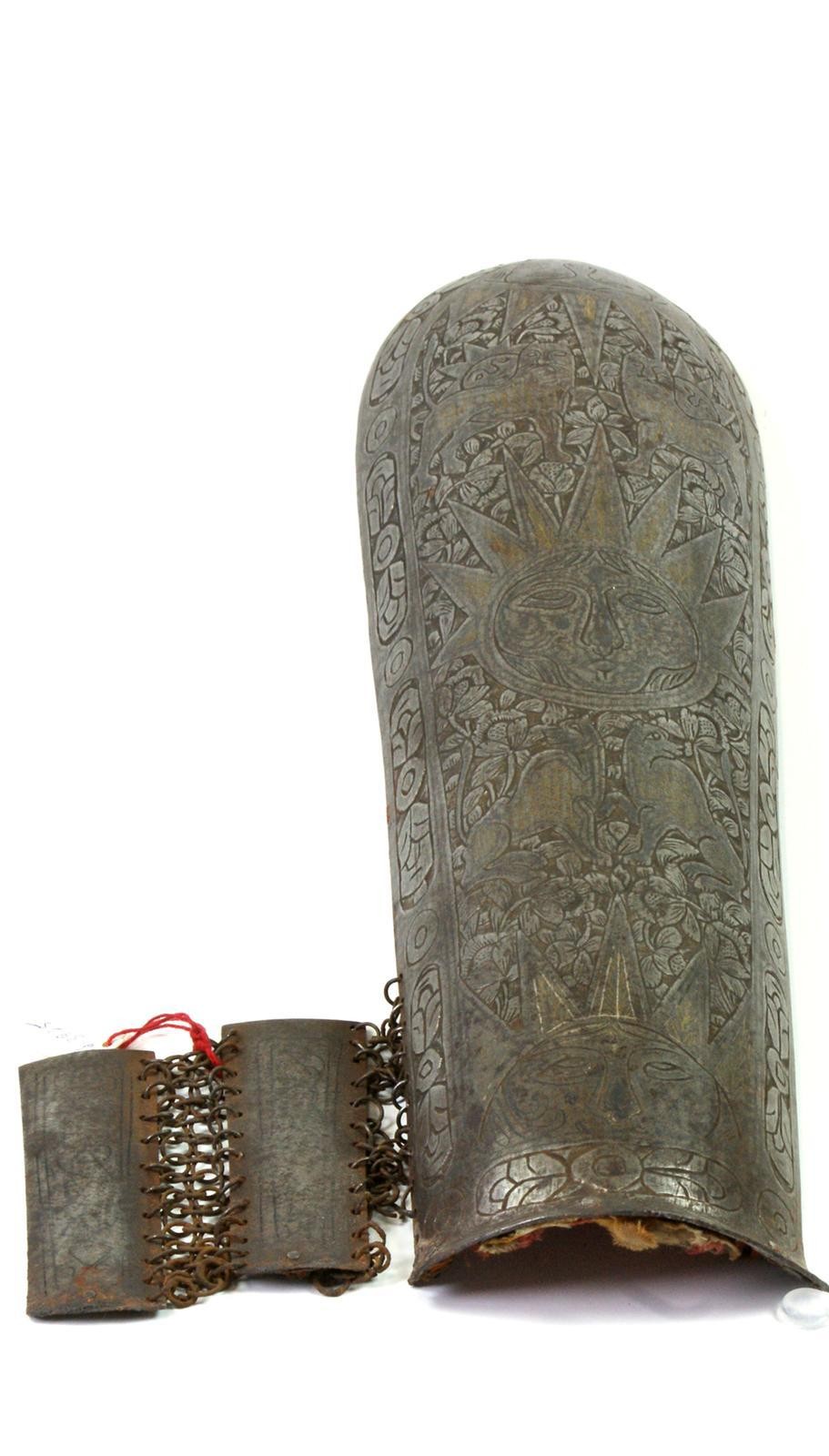 Armschiene einer Rüstung