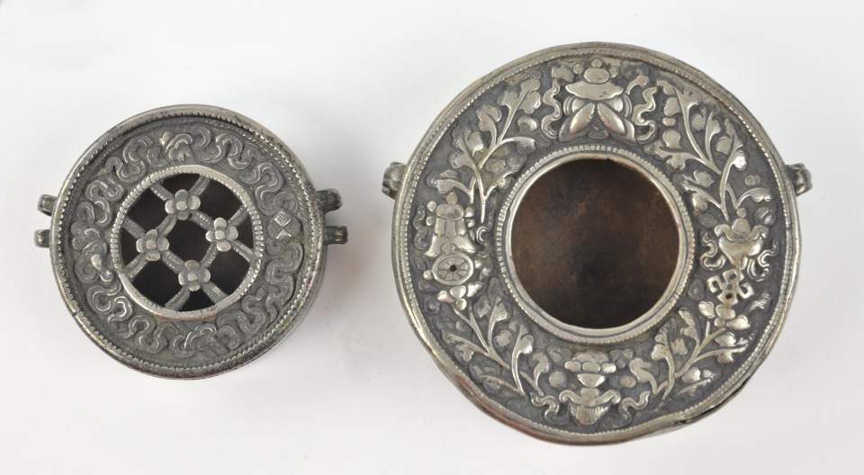 Zwei Amulettbehälter (Tib. Ga'u)
