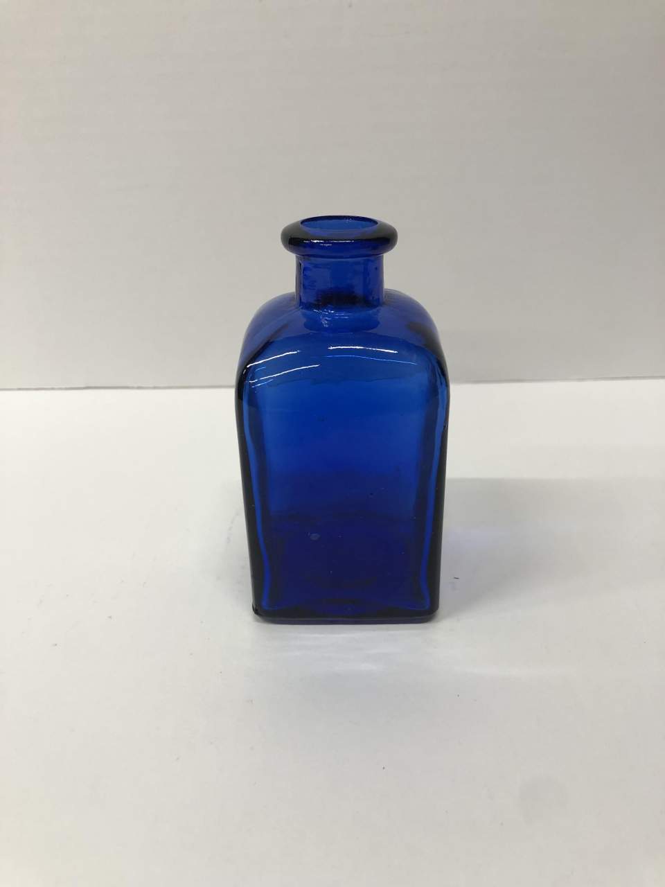 Sammlung von blauem Glas