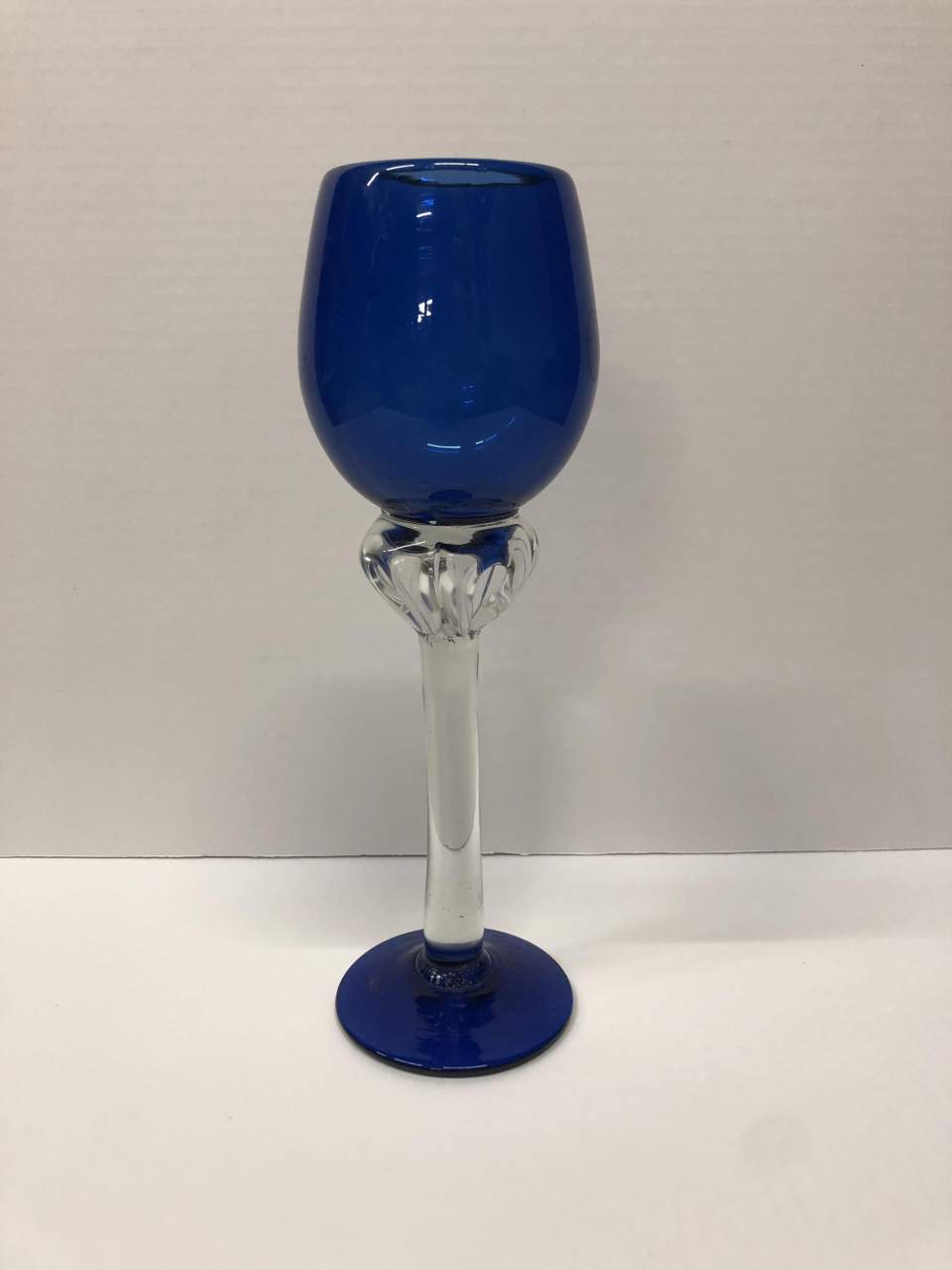 Sammlung von blauem Glas