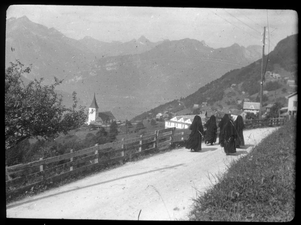 13 Glasnegative mit Aufnahmen aus dem Kanton St. Gallen