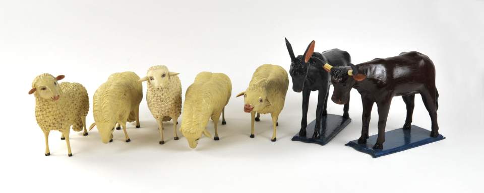 Barocke Weihnachtskrippe, Schafe, Kuh, Esel