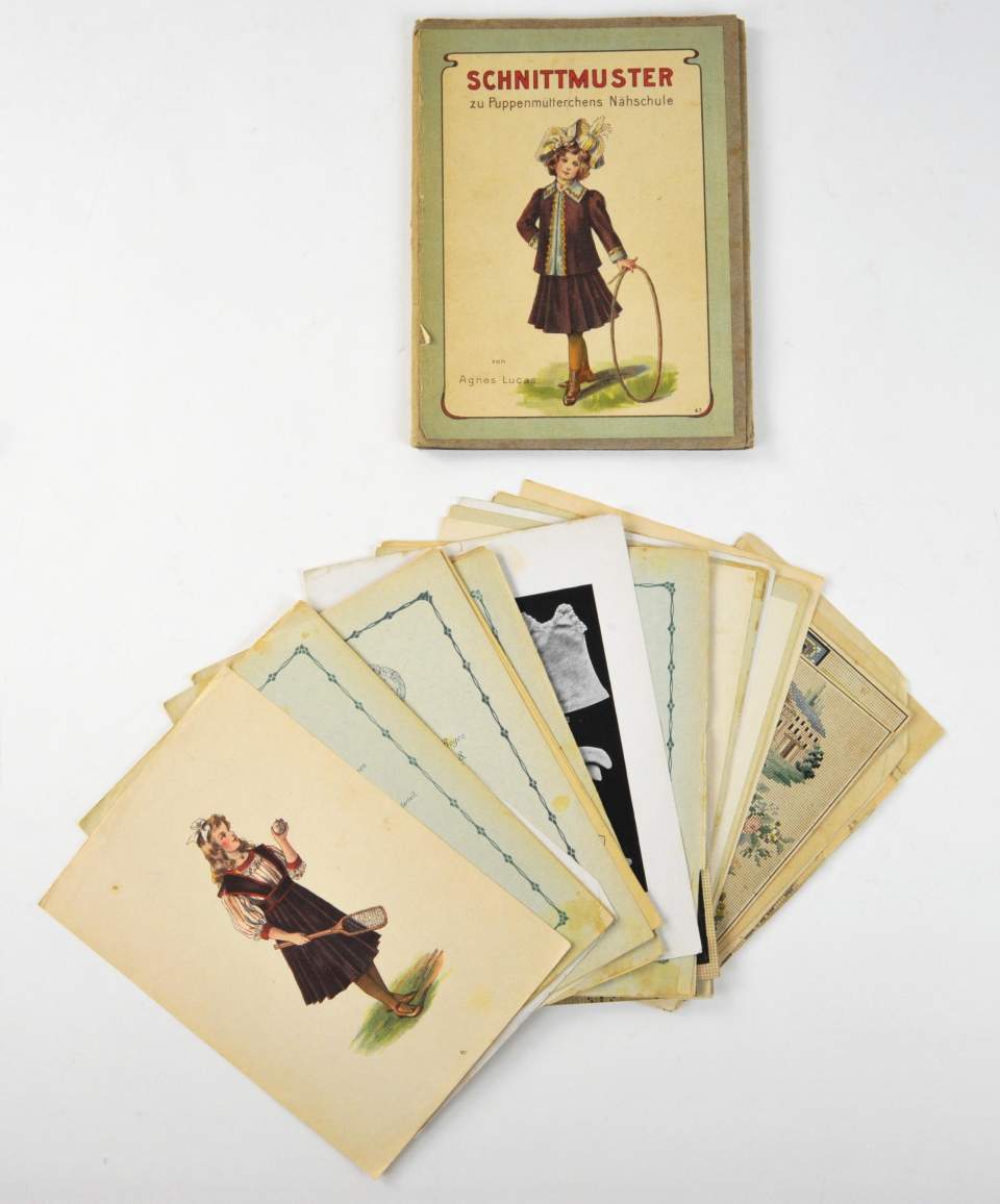 Buch Schnittmuster zu "Puppenmütterchens Nähschule"