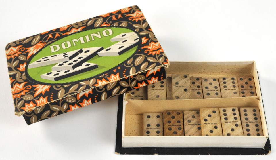 1 von 3 Spiele: Domino, Mühle / Schach, Dame (Steine)