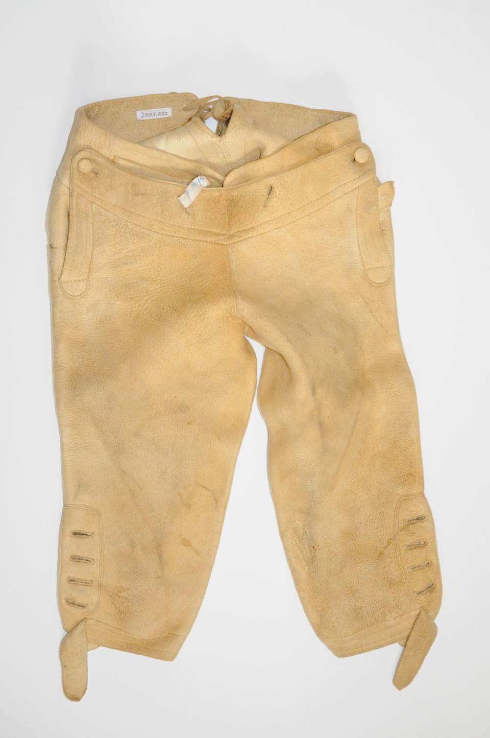 Trachtenhose eines Knaben oder jungen Mannes, Sennenhose, Kniehose, Lederhose