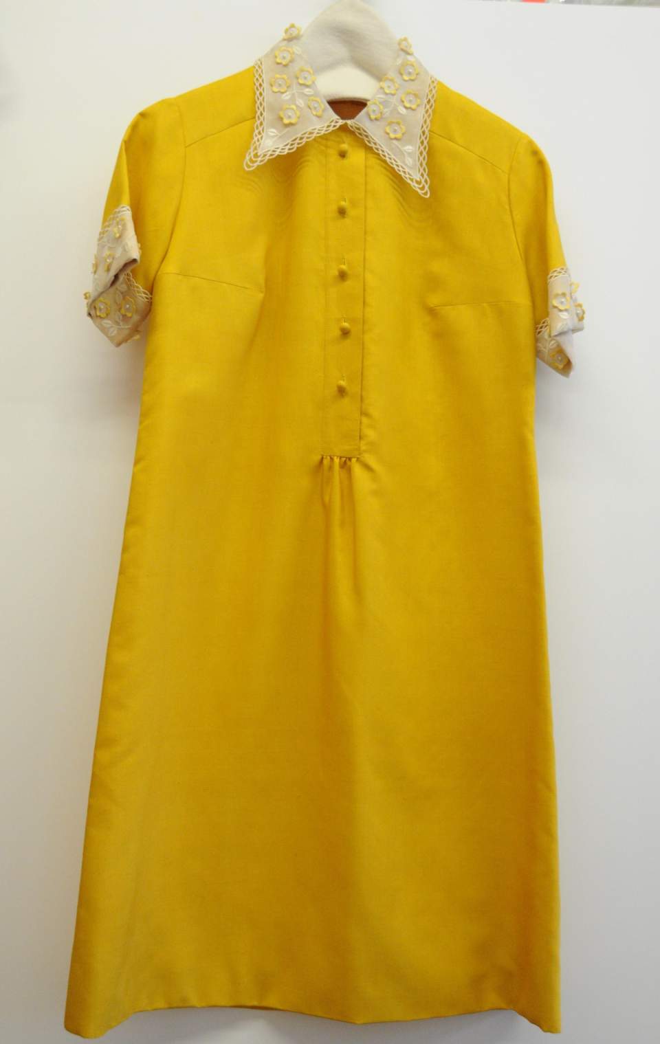 Kleid, Damenkleid