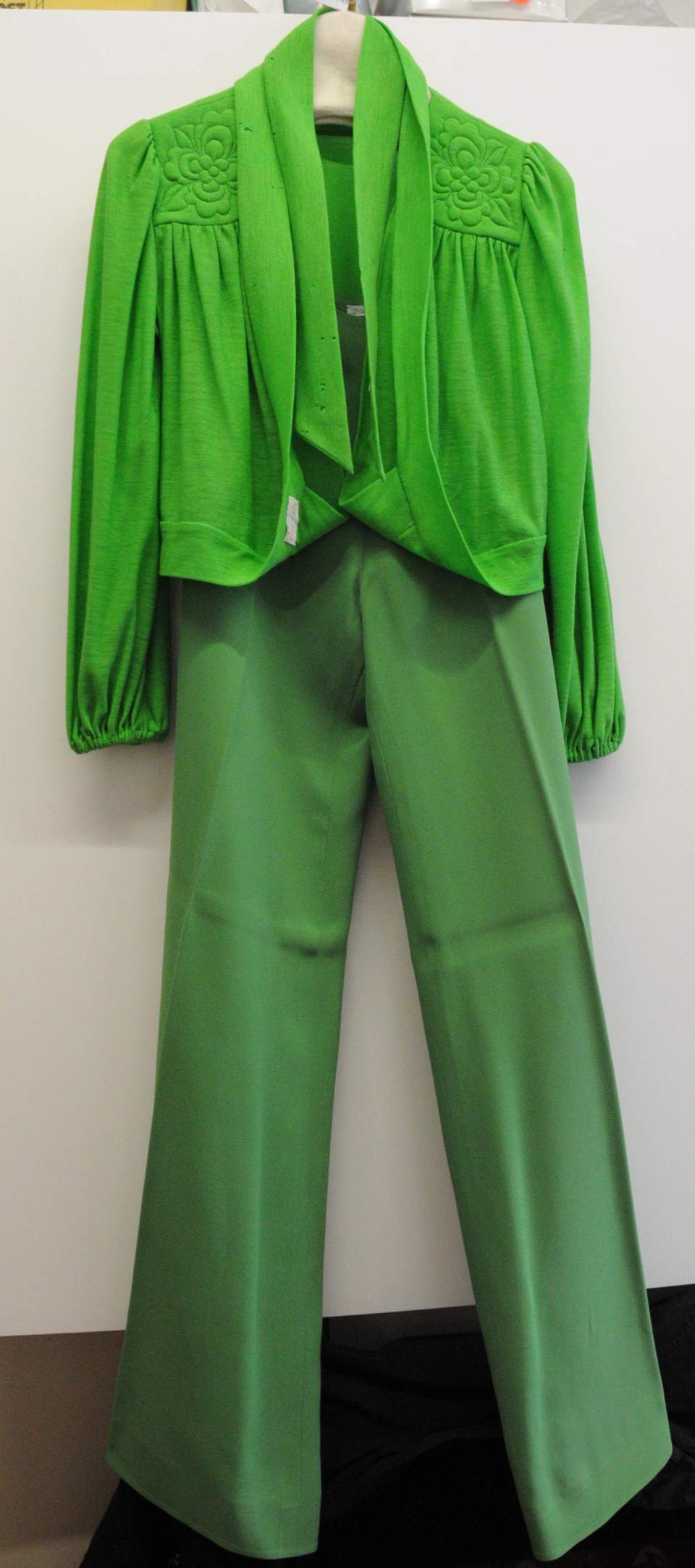 Hosenanzug, Hose mit Oberteil, Strickjacke