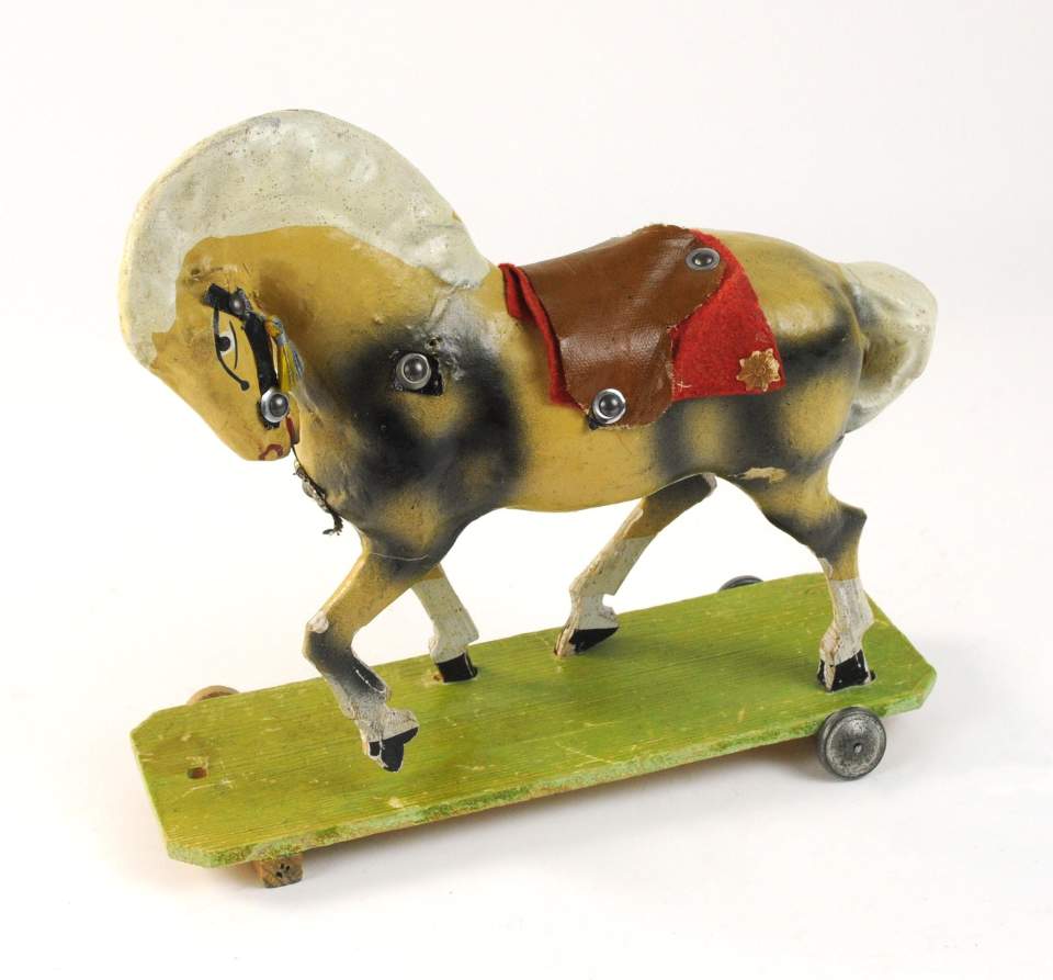 Pferd zu Spielzeug - Pferdewagen
