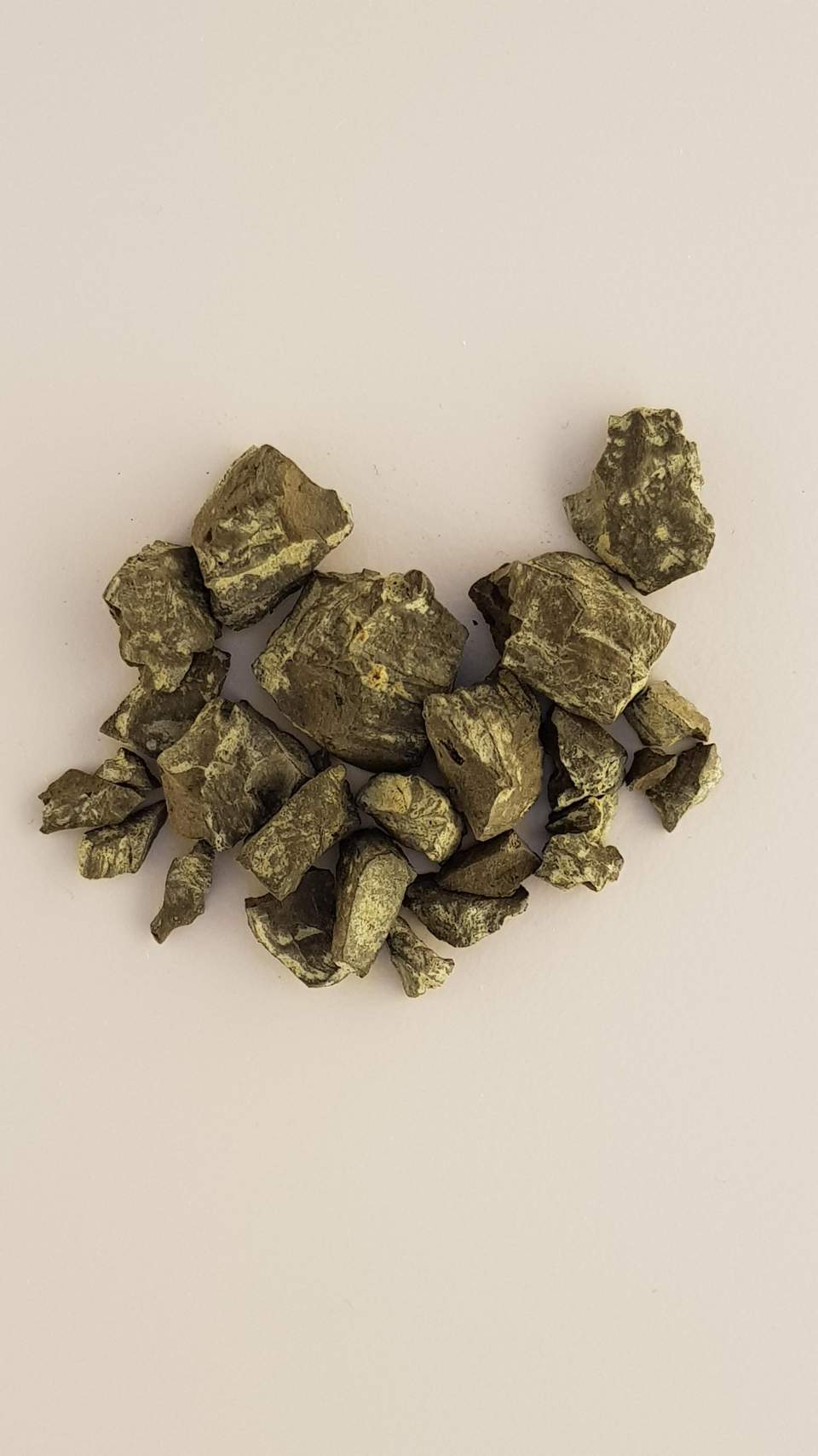 Birkenpech aus Sevelen, Kaugummi, Alleskleber aus der Steinzeit