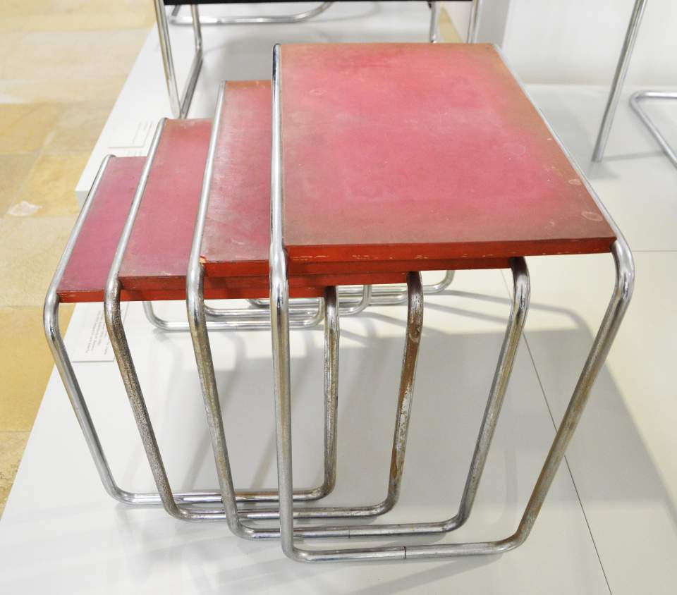 Beistelltische rot, Mart Stam, um 1926