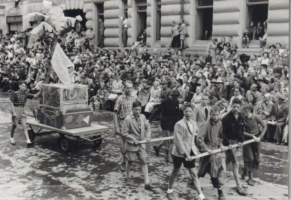 Foto Gallus und Pretoria am Festumzug 150 Jahre Kanton St.Gallen (1803-1953)