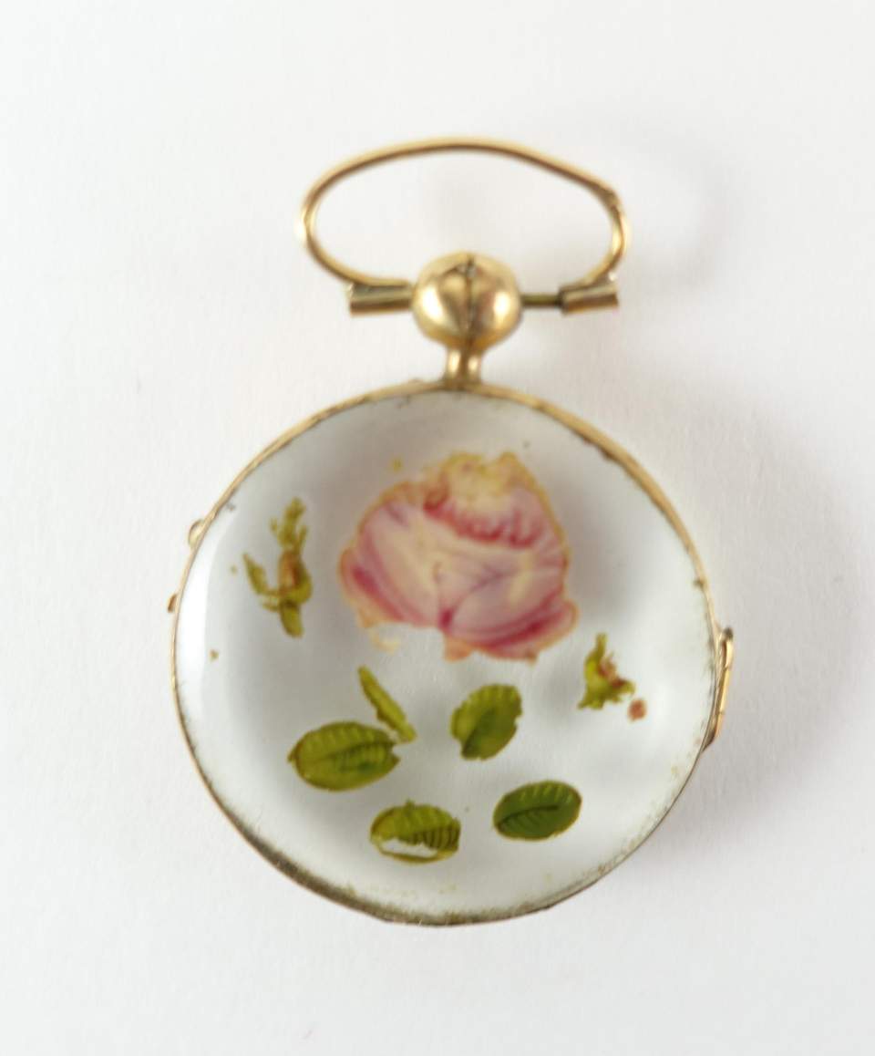 Blumen-Medaillon, Glasbrosche mit Blumen