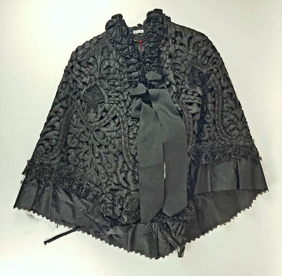 Damenkleid, Mantilla, Cape