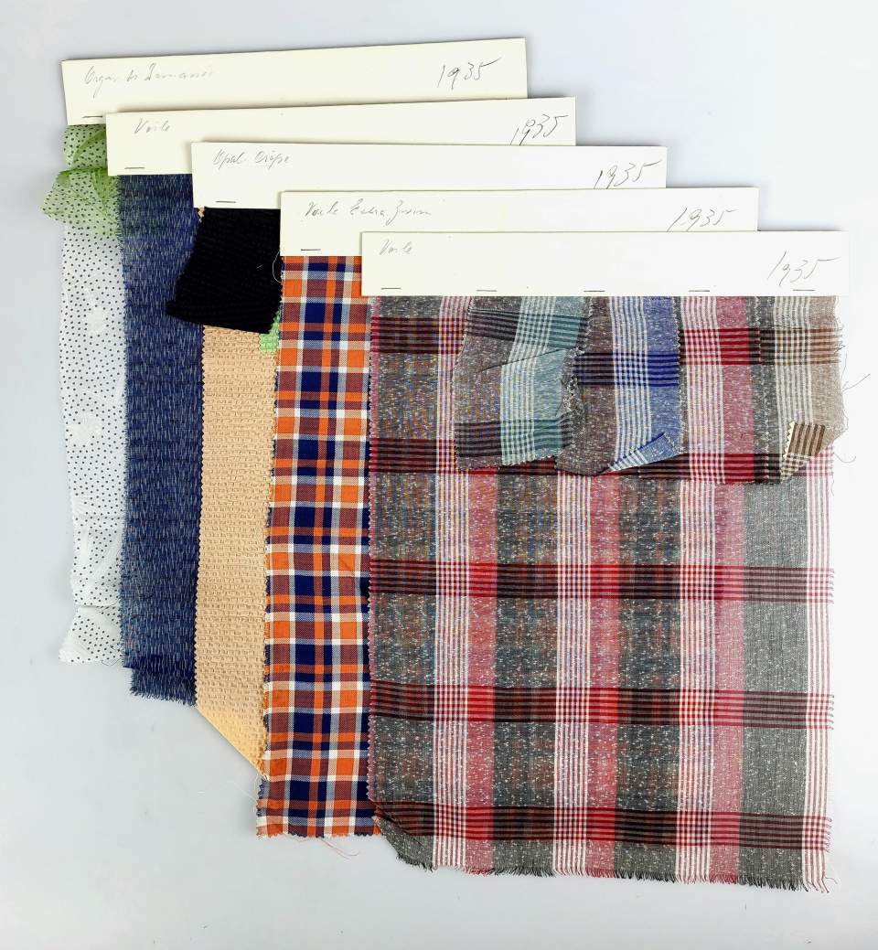 Textil, Mustersammlung von Voiles, Crêpes, Zwirn