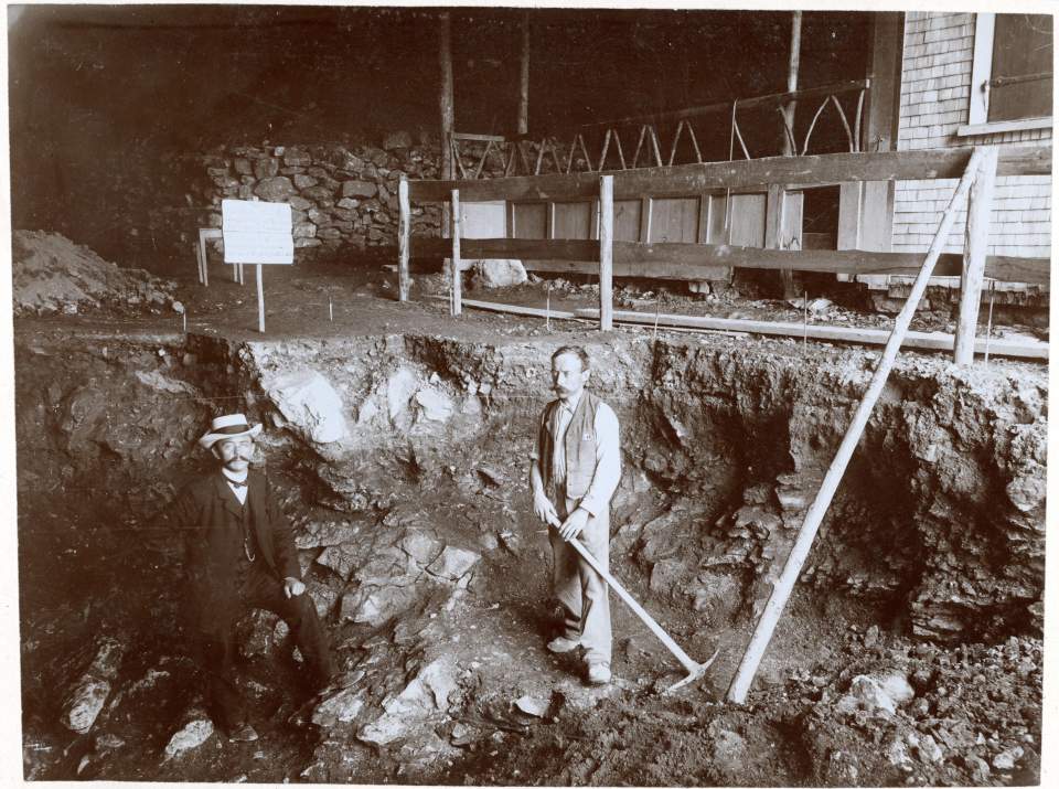 Grabung im Wildkirchli mit Emil Bächler 