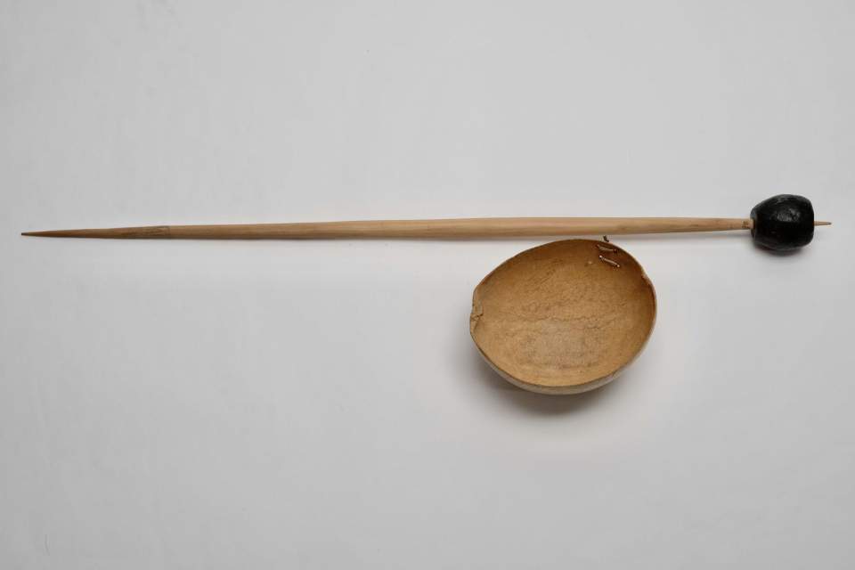 Spindel mit Kürbisschale
