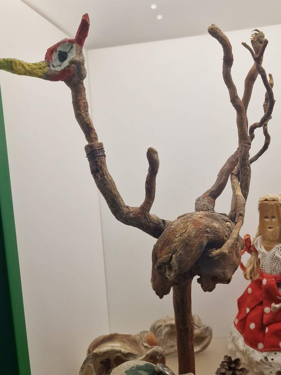 Huhn aus dem Wilhelm Busch-Programm des St.Galler Puppentheaters, Wurzelfigur, Stockpuppe