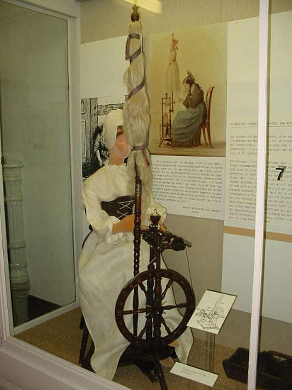 Spinnrad mit Elfenbein-Auslegungen
