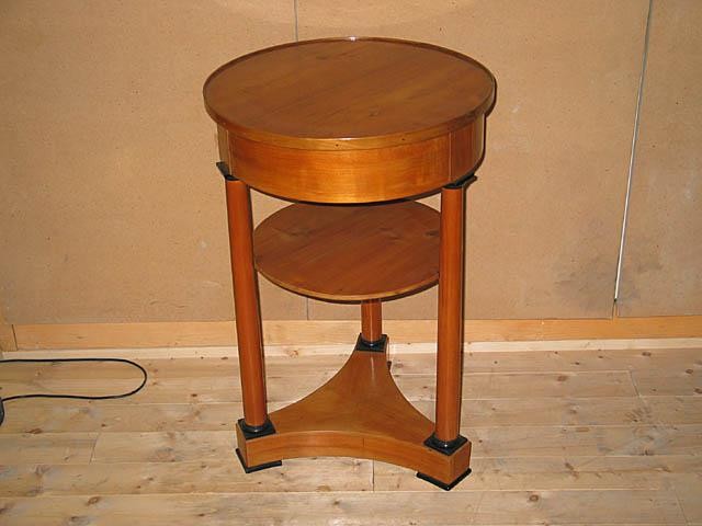 Biedermeier-Beistelltisch