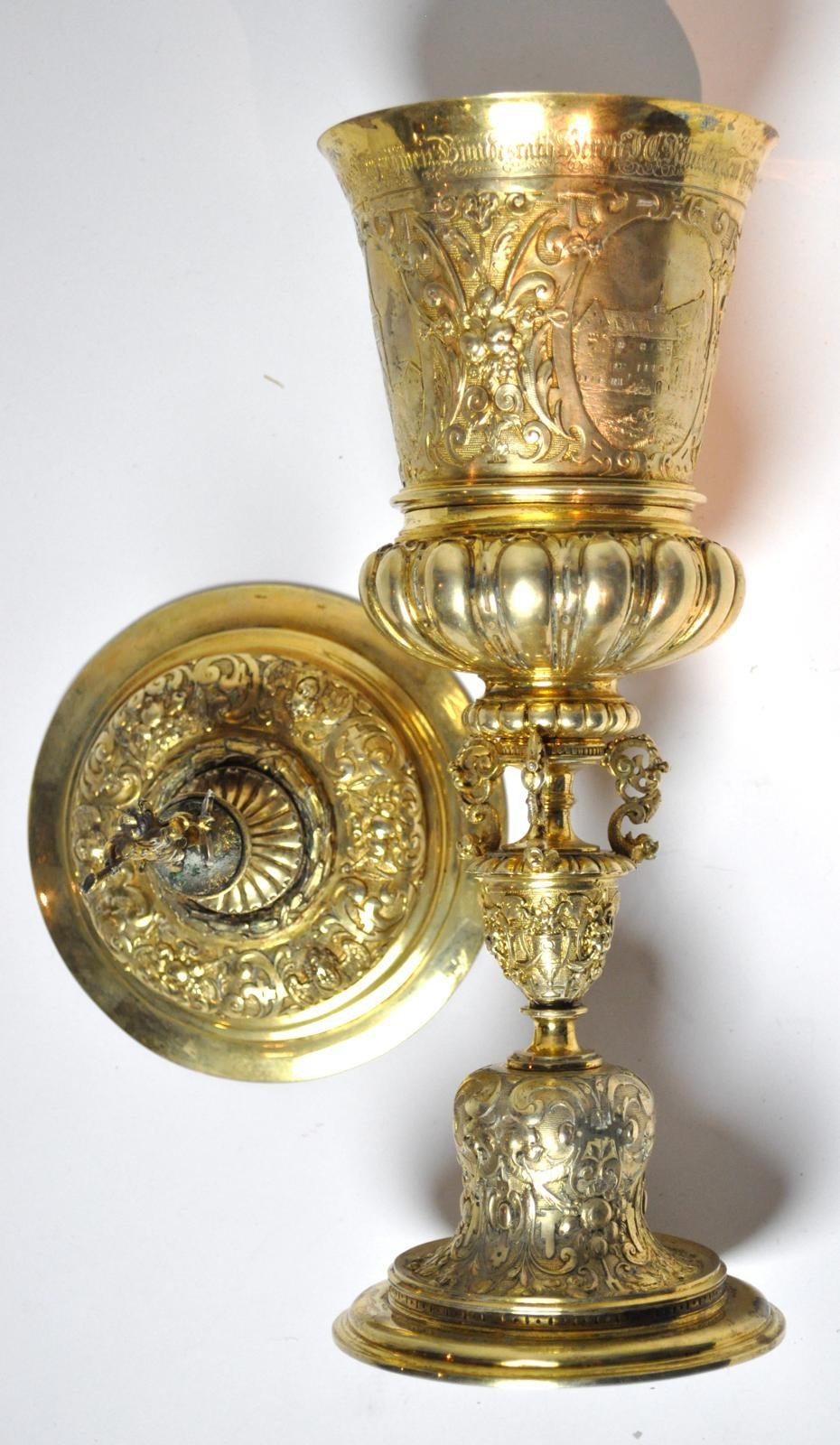 Pokal mit Deckel