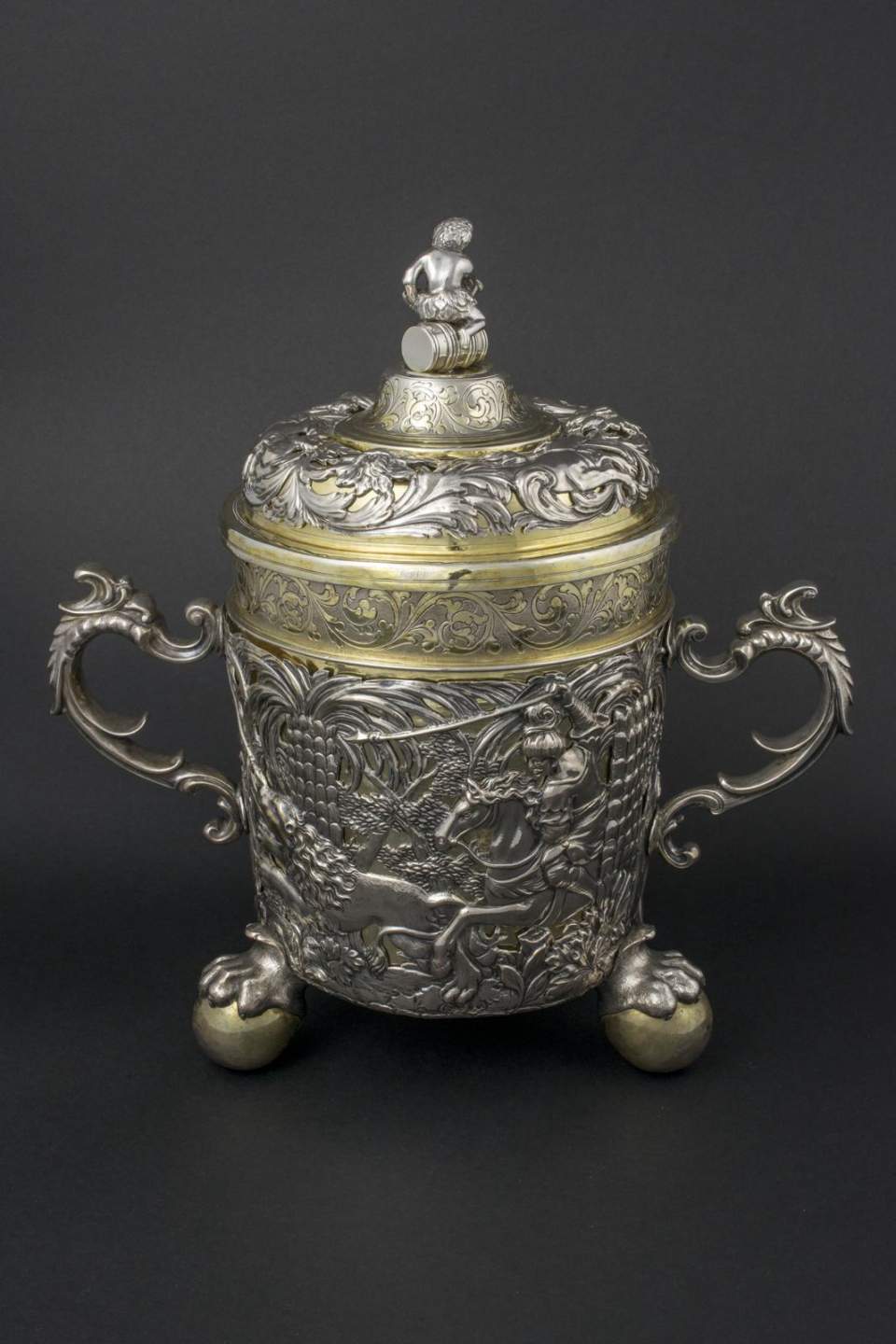 Zweihandpokal mit Deckel, Pokal